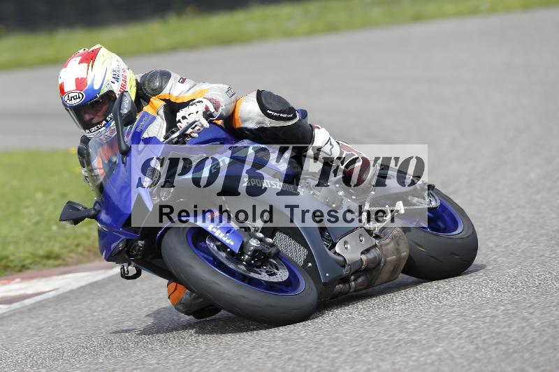 Archiv-2025/53 16.09.2025 Track Day Domi Aegerter ADR/Gruppe rot/ohne